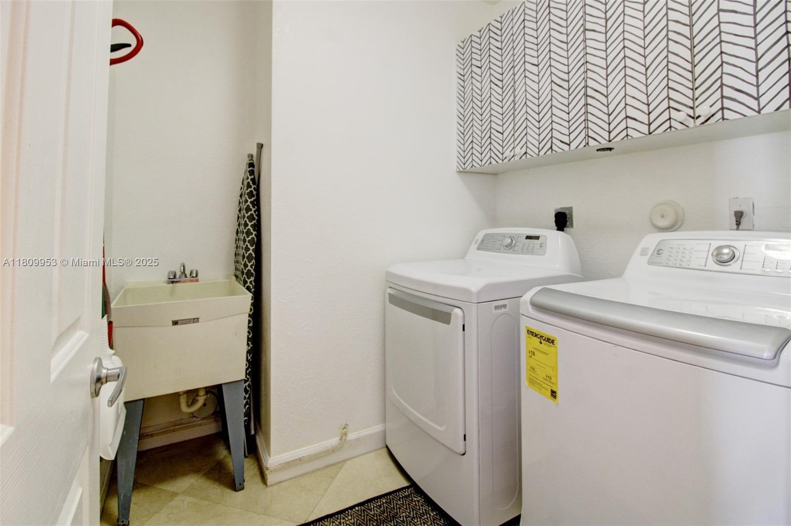 CUTLER CAY - Residential