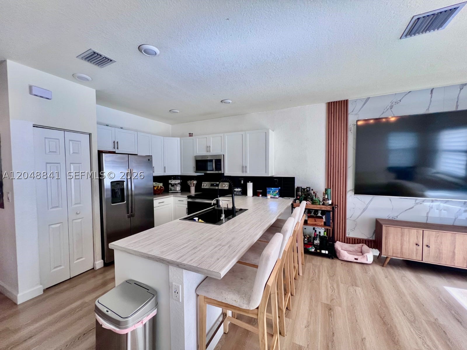 AQUABELLA NORTH REPLAT - Residential Lease