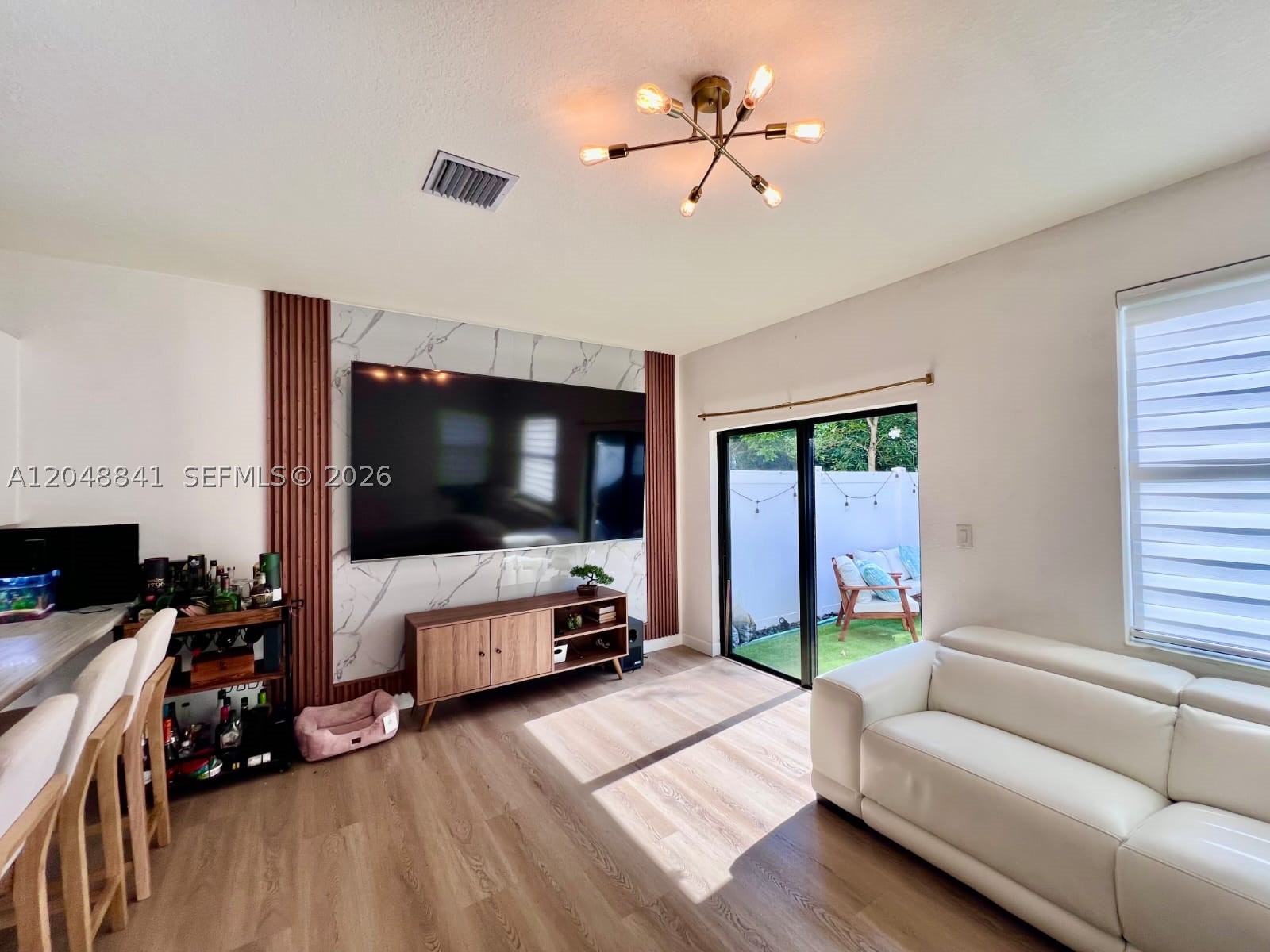 AQUABELLA NORTH REPLAT - Residential Lease