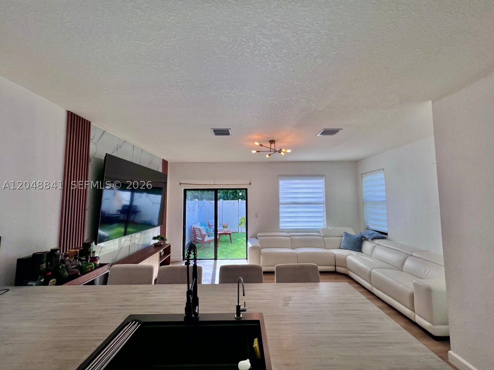 AQUABELLA NORTH REPLAT - Residential Lease