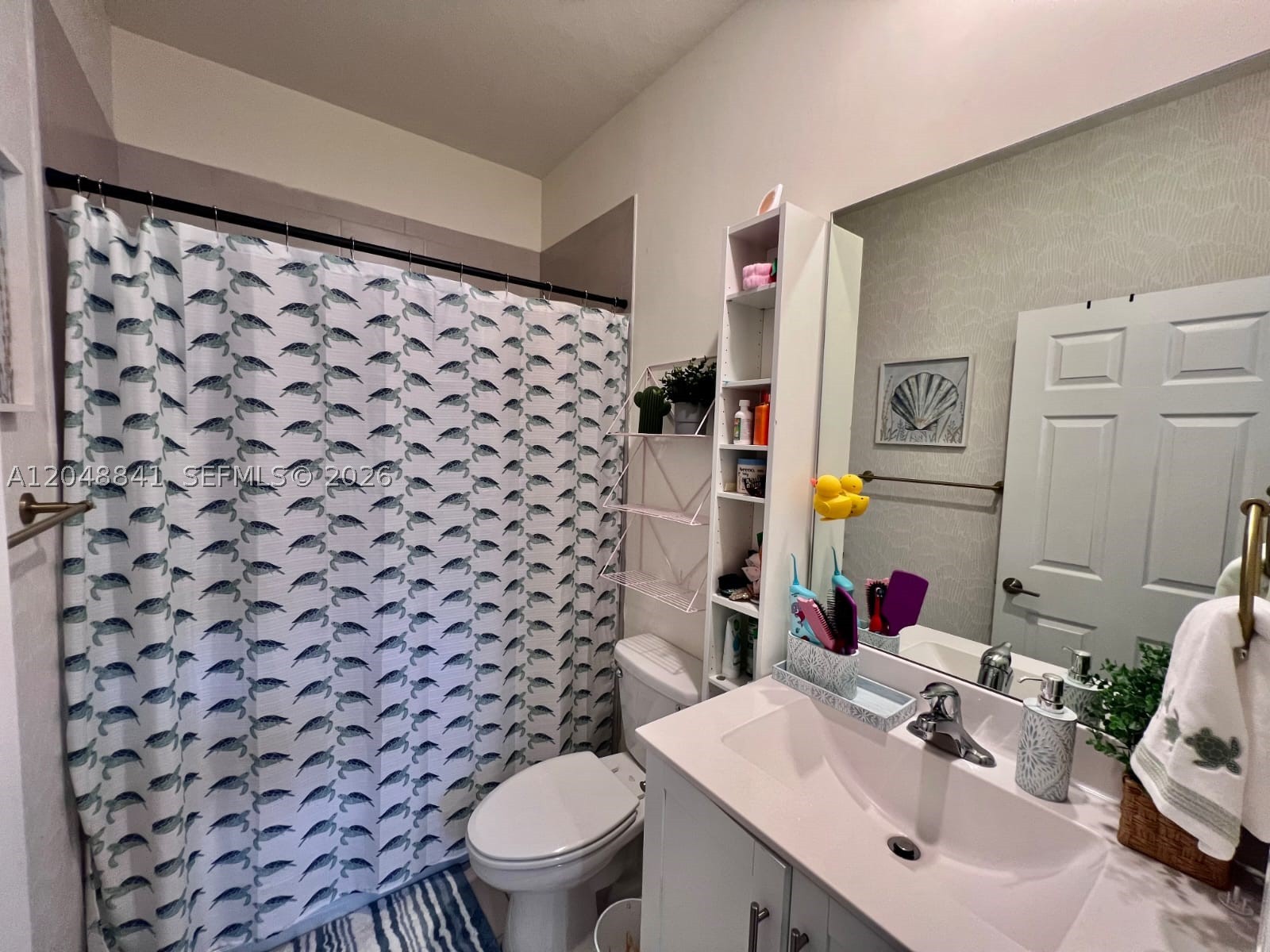 AQUABELLA NORTH REPLAT - Residential Lease
