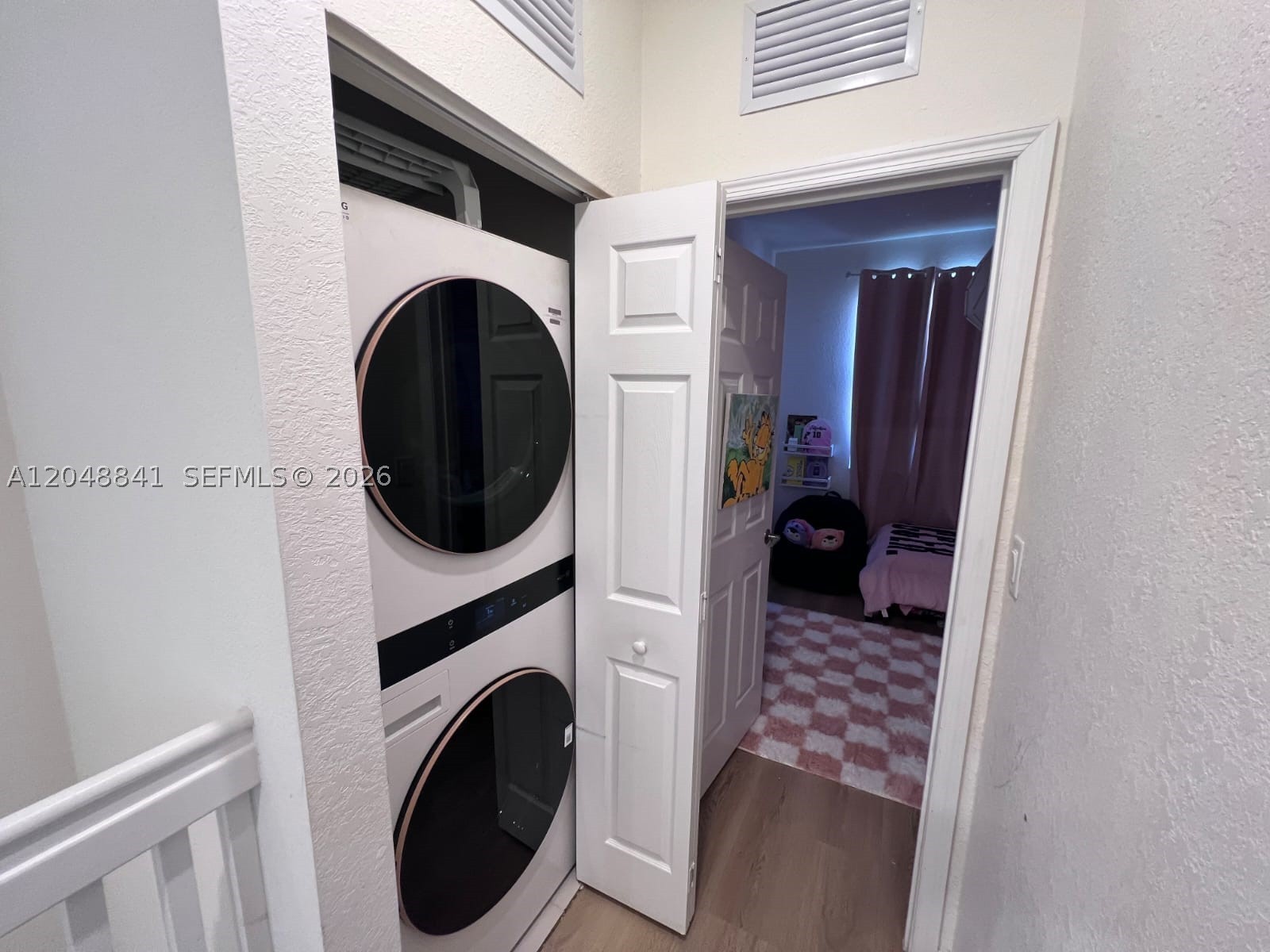 AQUABELLA NORTH REPLAT - Residential Lease