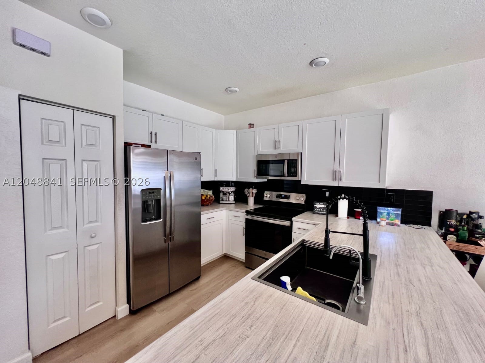 AQUABELLA NORTH REPLAT - Residential Lease