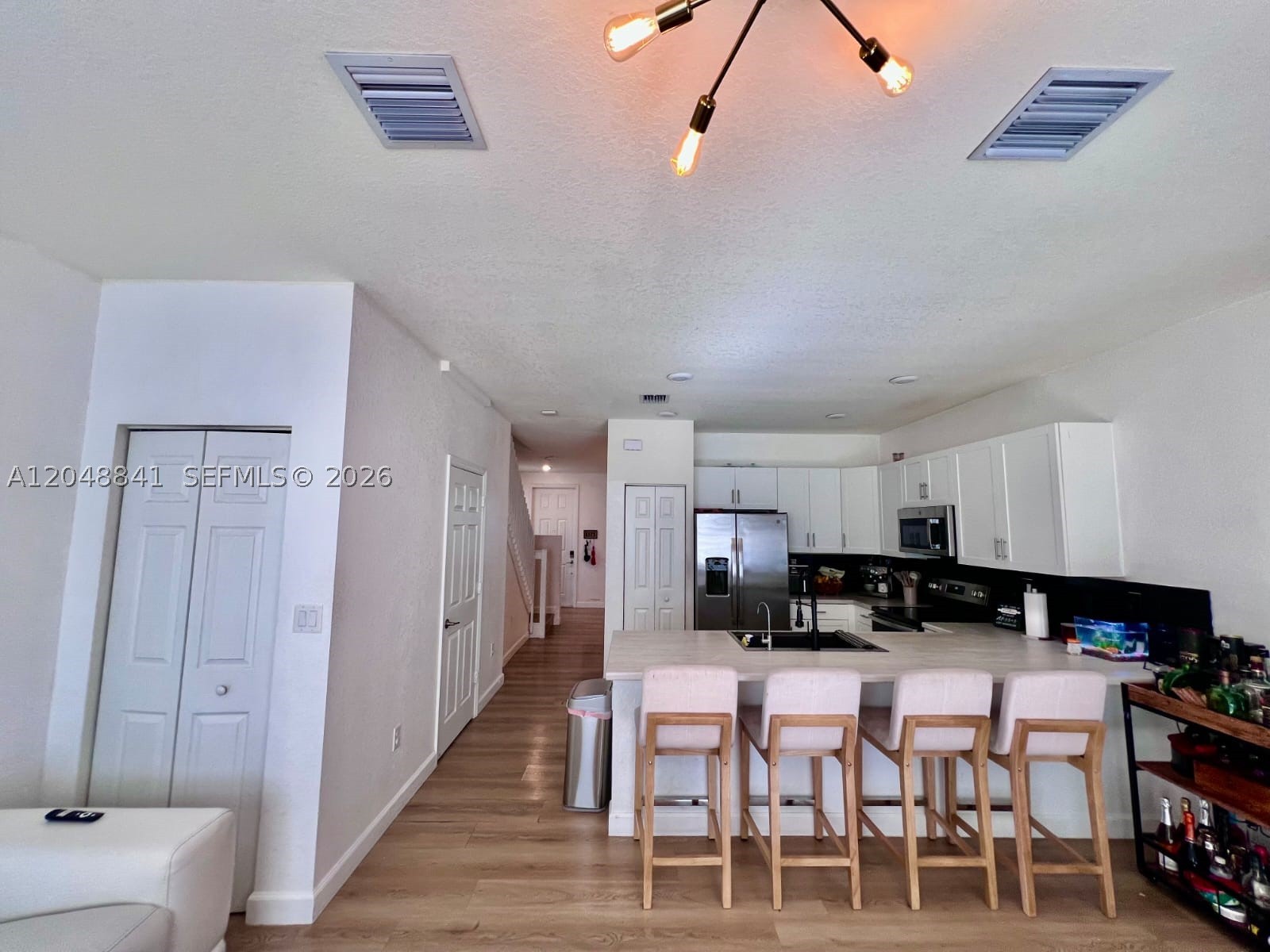 AQUABELLA NORTH REPLAT - Residential Lease