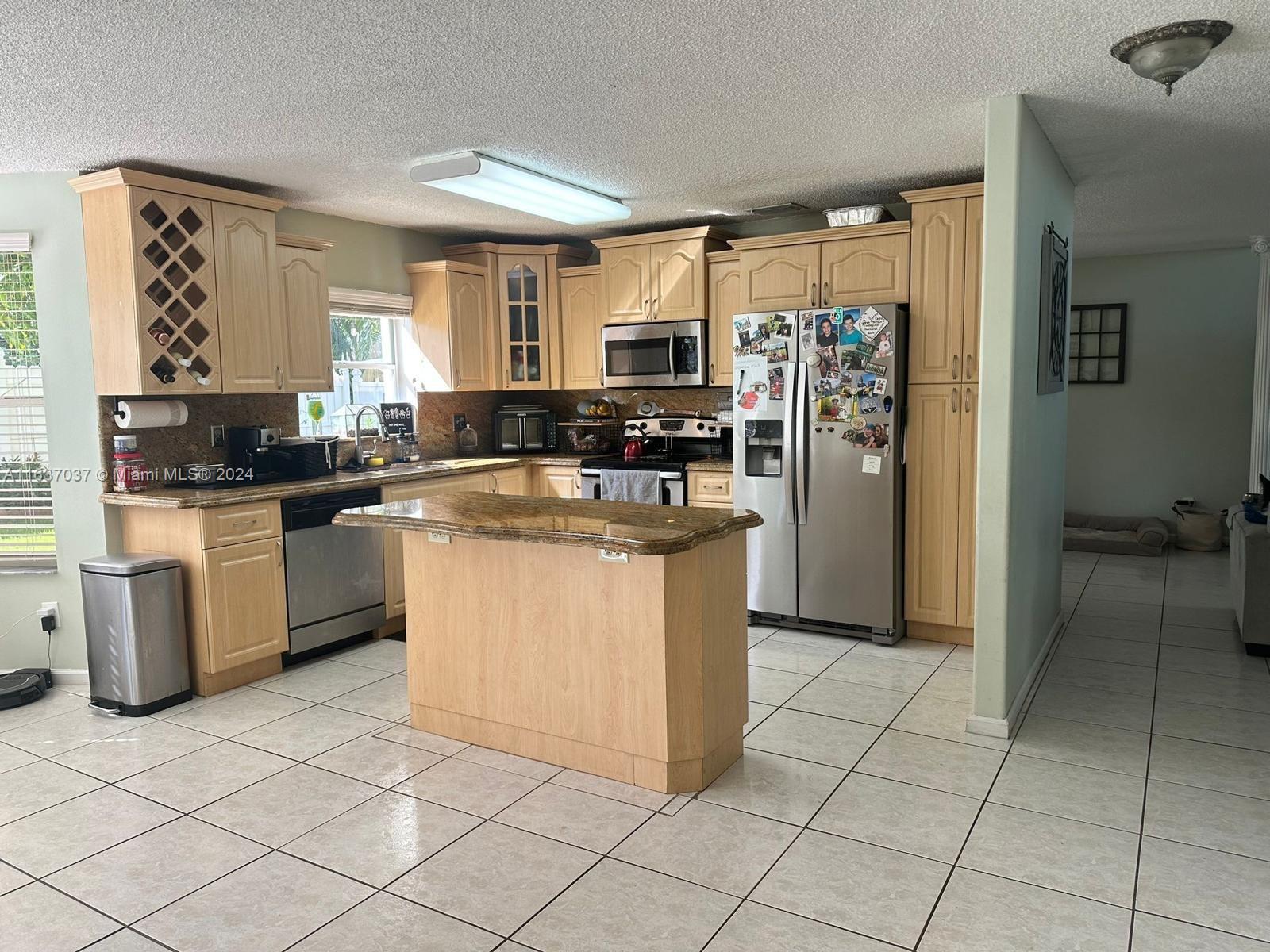 SILVER LAKES AT PEMBROKE - Residential Lease