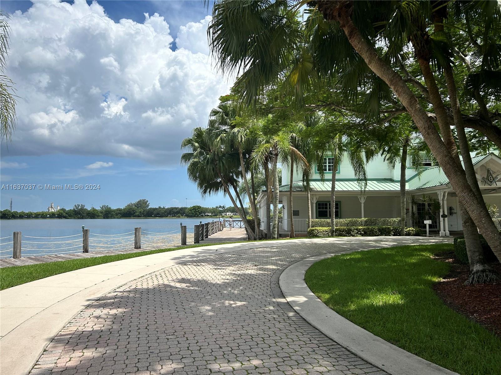 SILVER LAKES AT PEMBROKE - Residential Lease