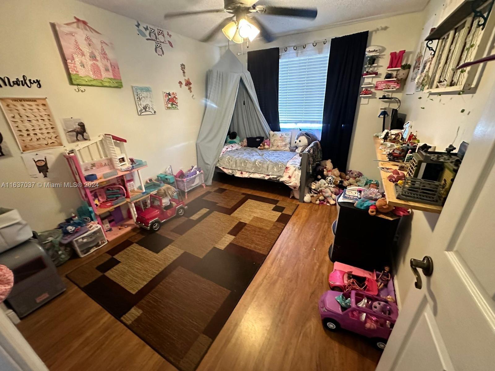 SILVER LAKES AT PEMBROKE - Residential Lease