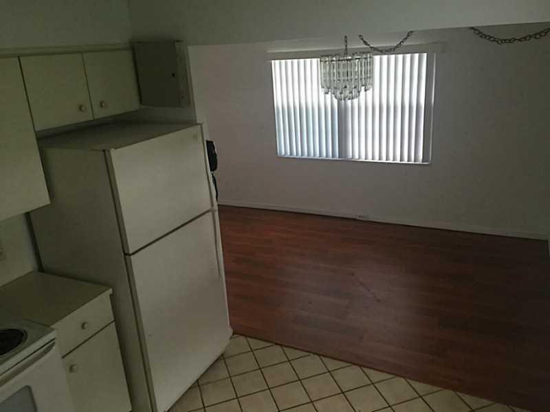 KINGSLEY AT CENTURY VILLA - Residential Lease