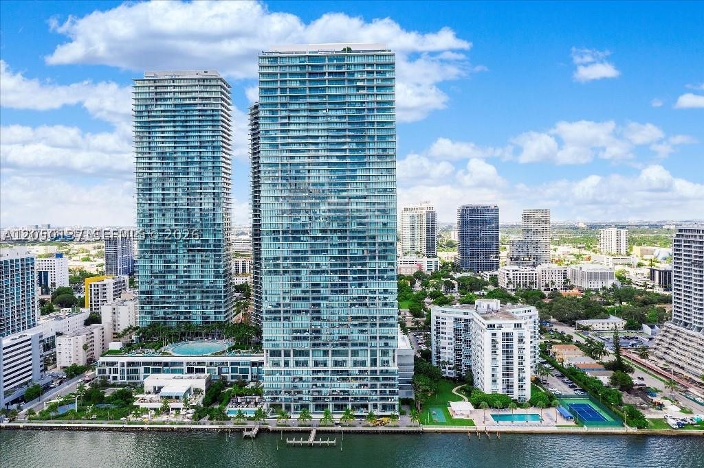 ONE PARAISO CONDO - Residential