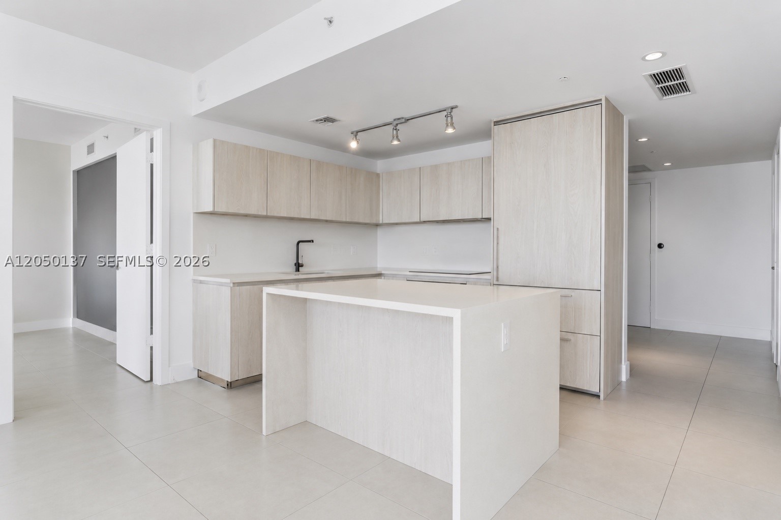 ONE PARAISO CONDO - Residential