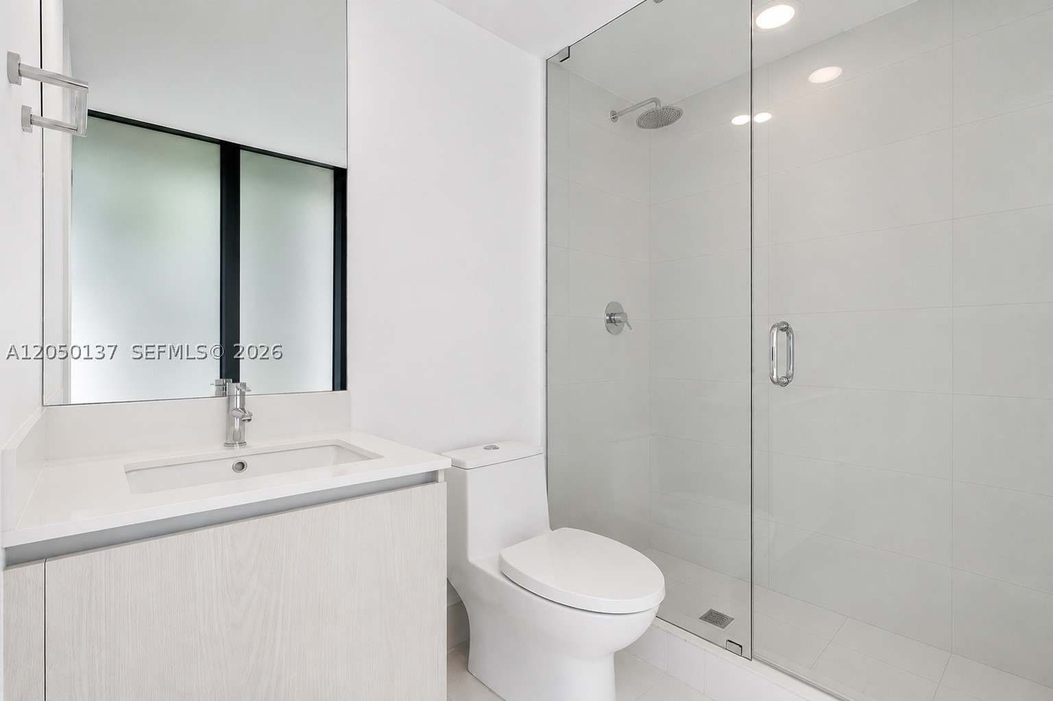 ONE PARAISO CONDO - Residential
