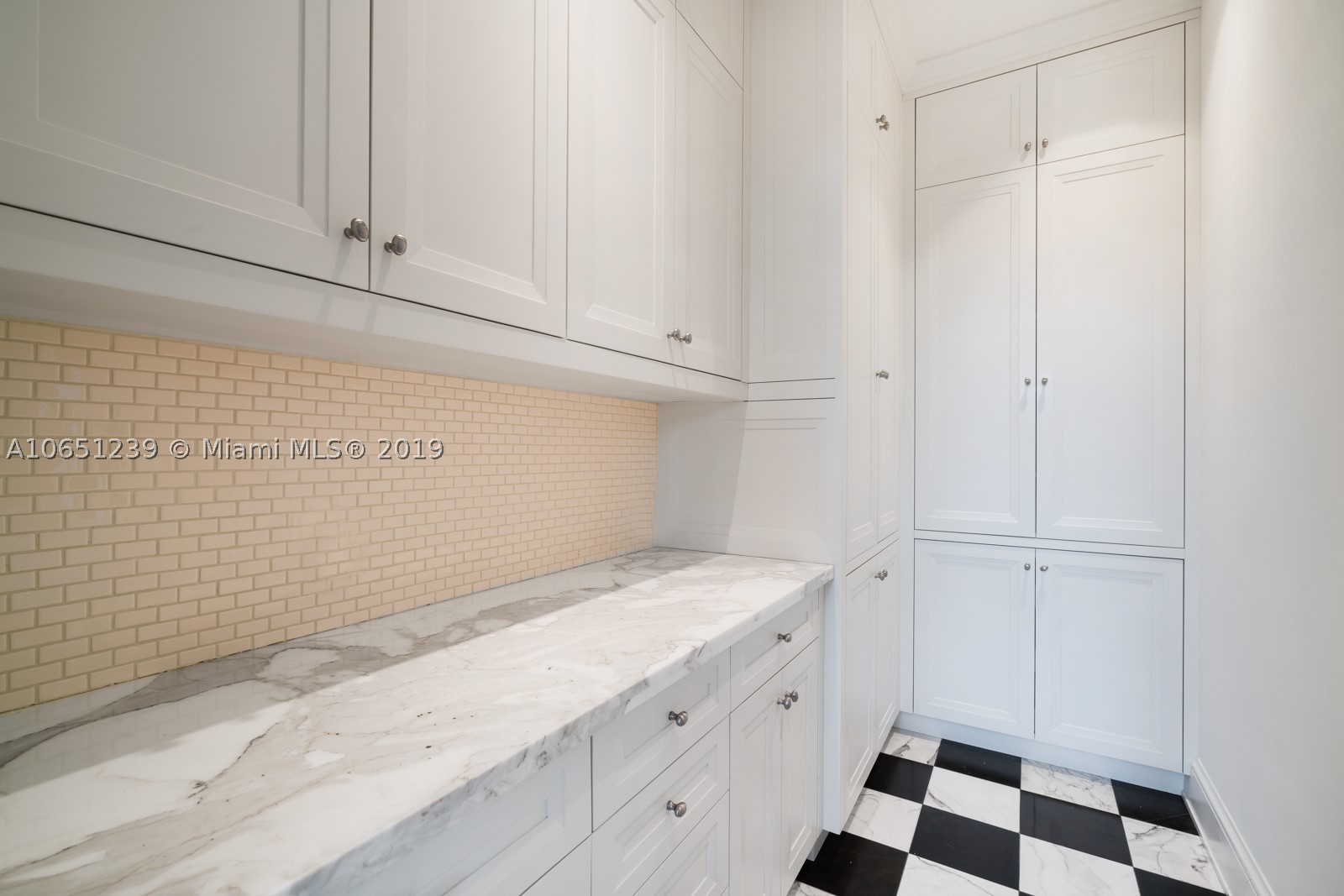 GOLDEN BEACH SEC D - Residential