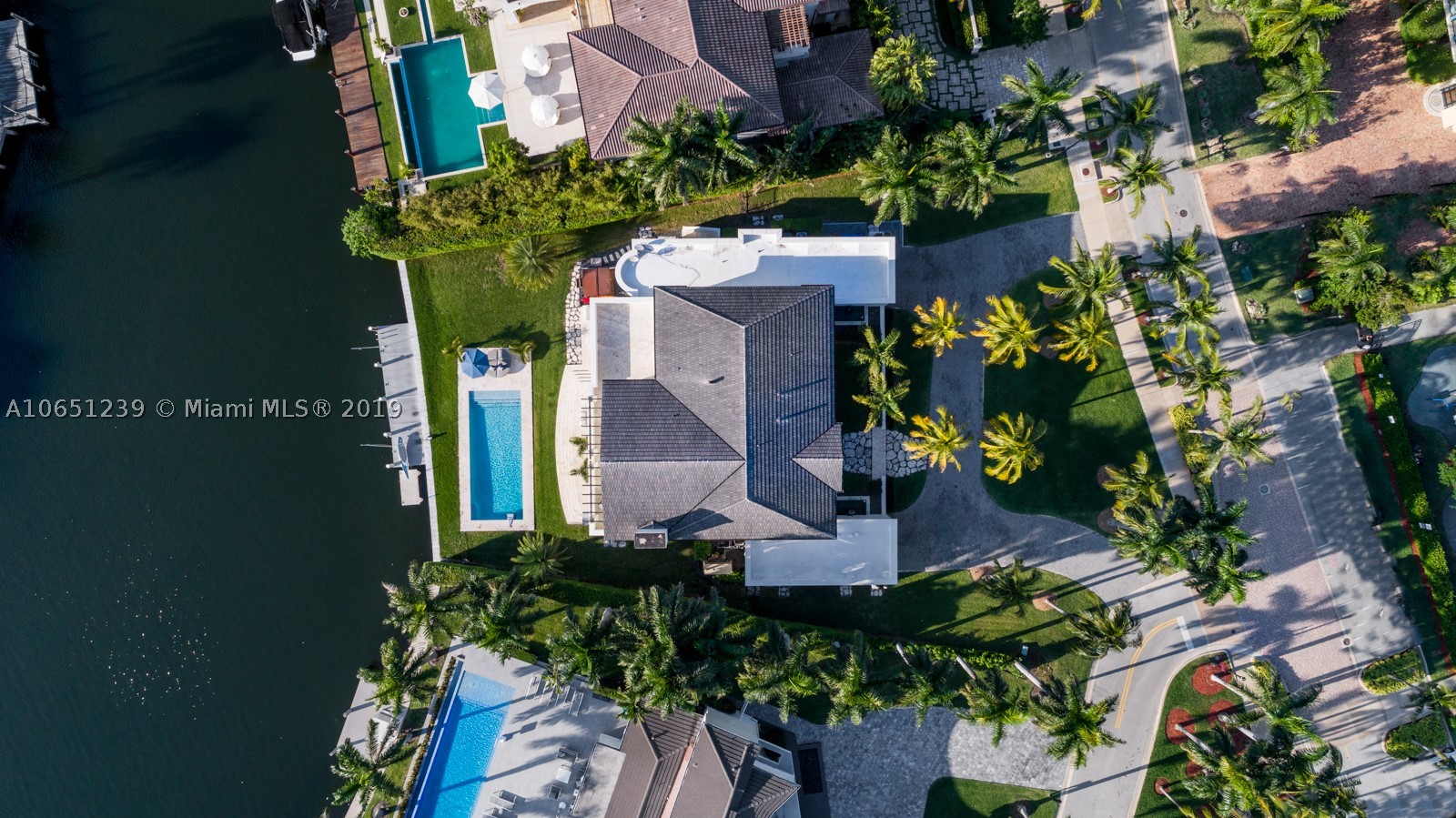 GOLDEN BEACH SEC D - Residential