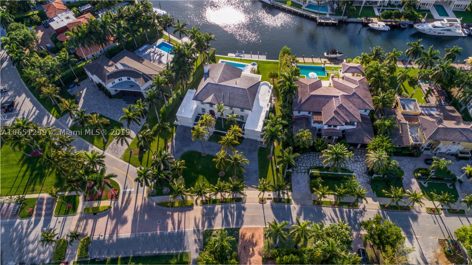 GOLDEN BEACH SEC D - Residential