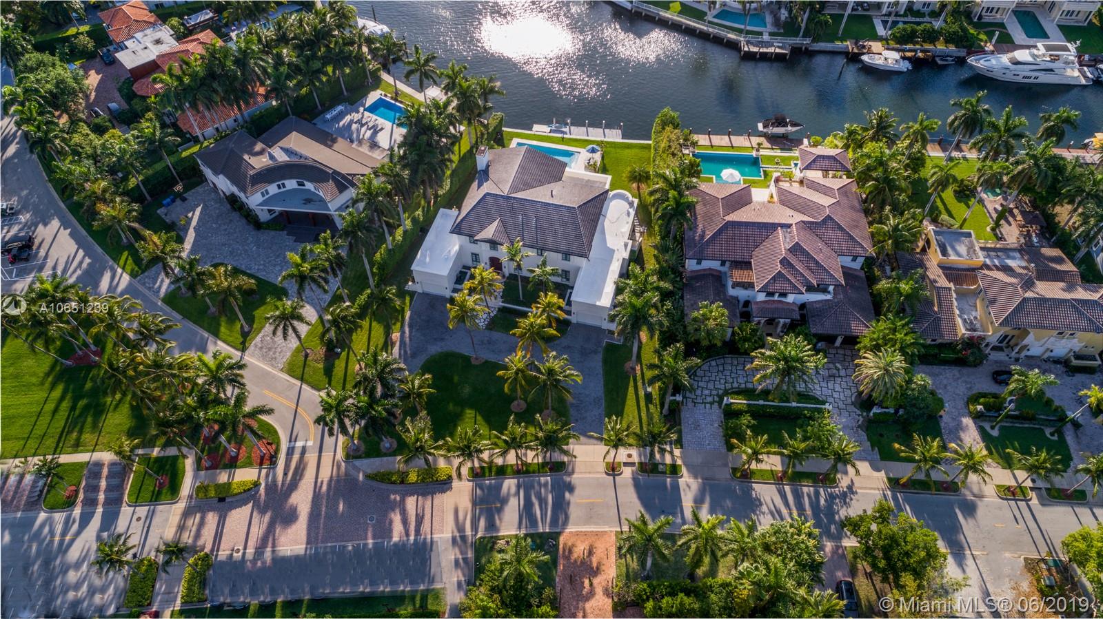 GOLDEN BEACH SEC D - Residential