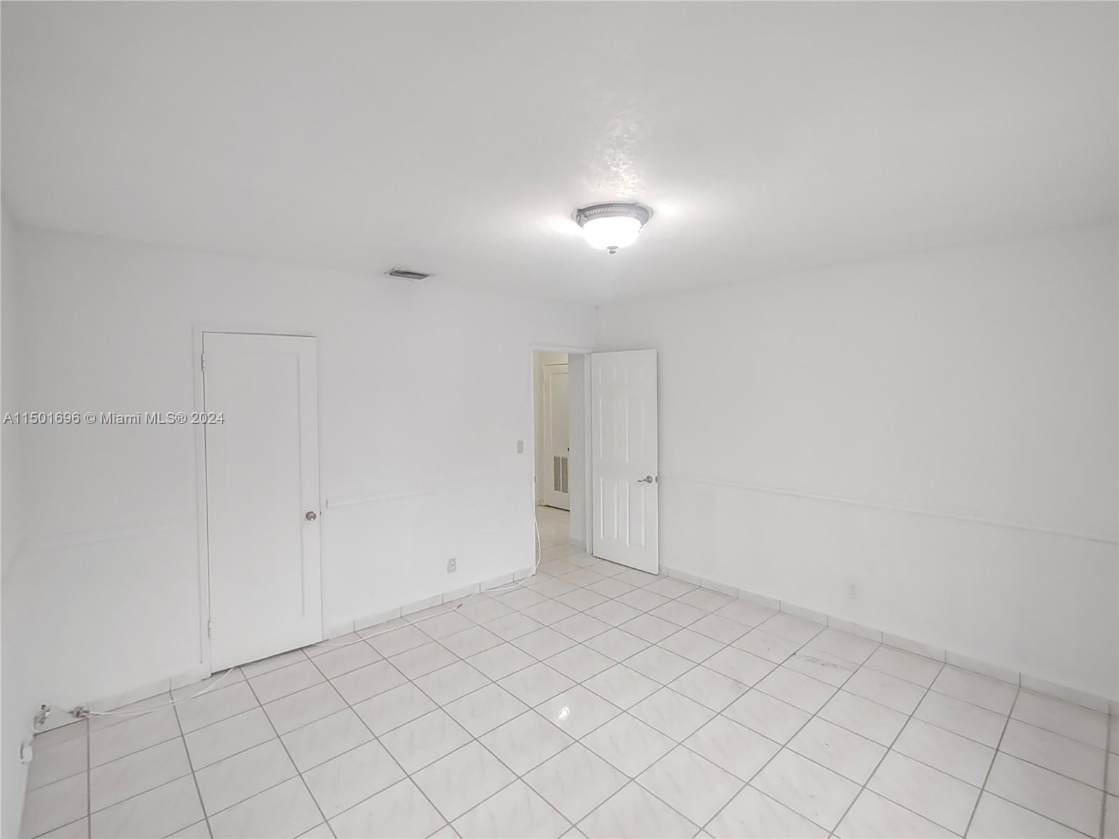 TOWN OF HIALEAH 1 ADDN AM - Residential Lease