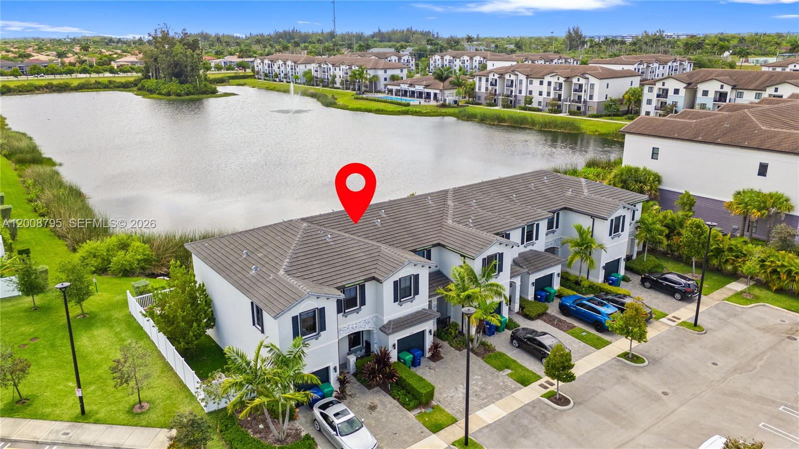 VISTA LAGO - Residential
