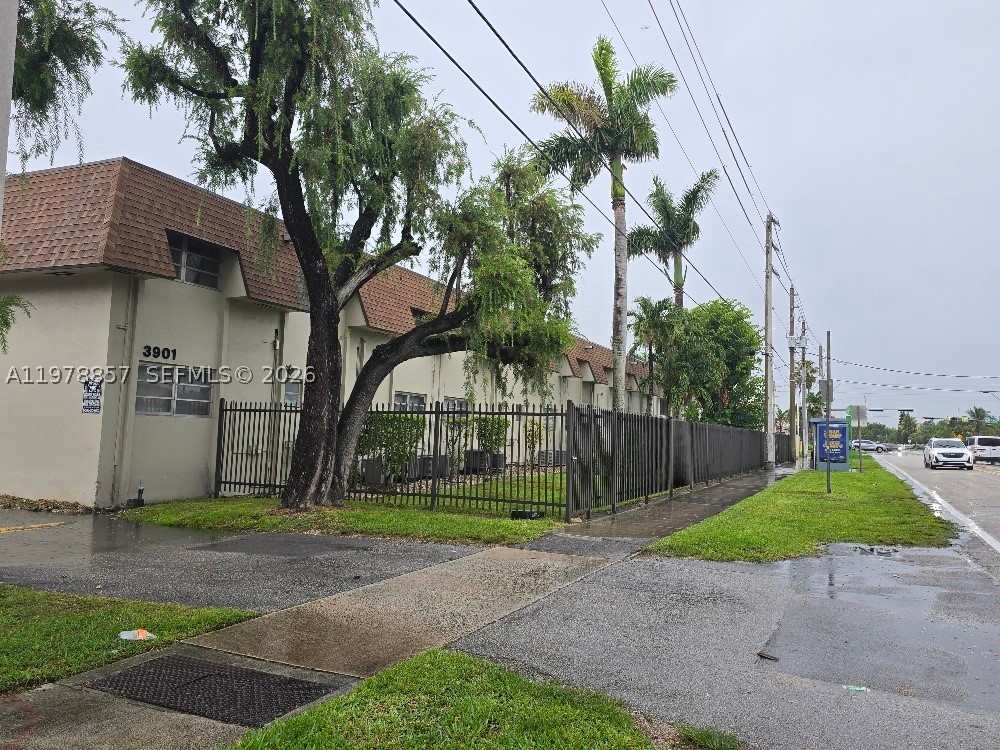VILLAS OF WEST BIRD CONDO - Residential