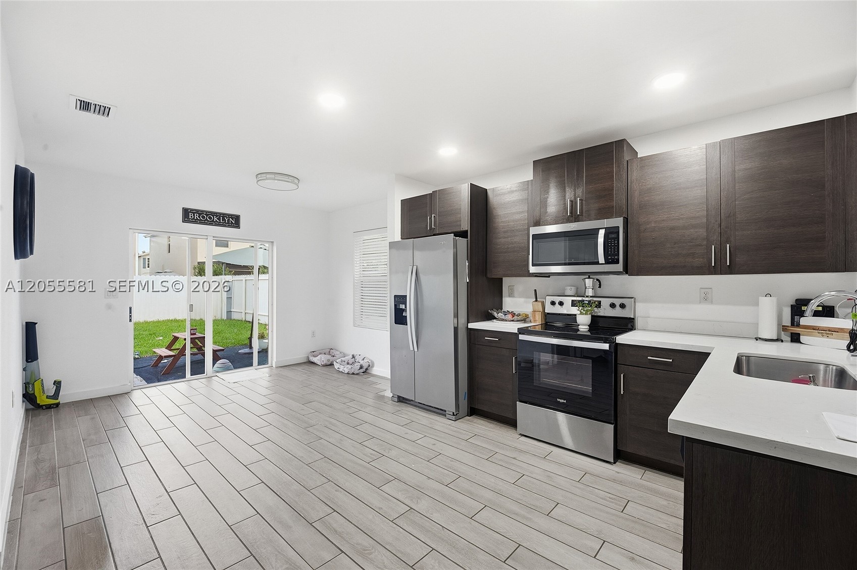 ROYAL HOMES WEST - Residential