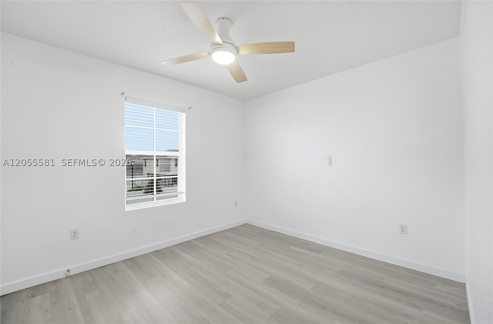 ROYAL HOMES WEST - Residential