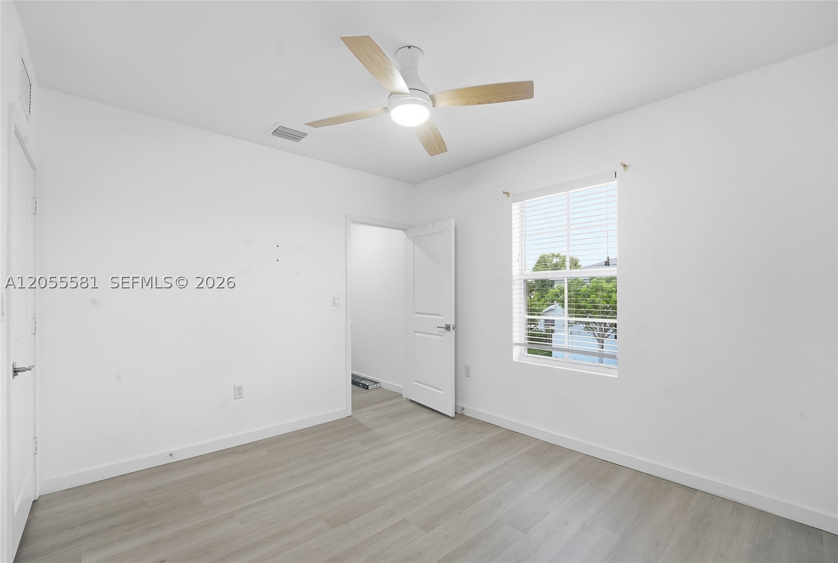 ROYAL HOMES WEST - Residential