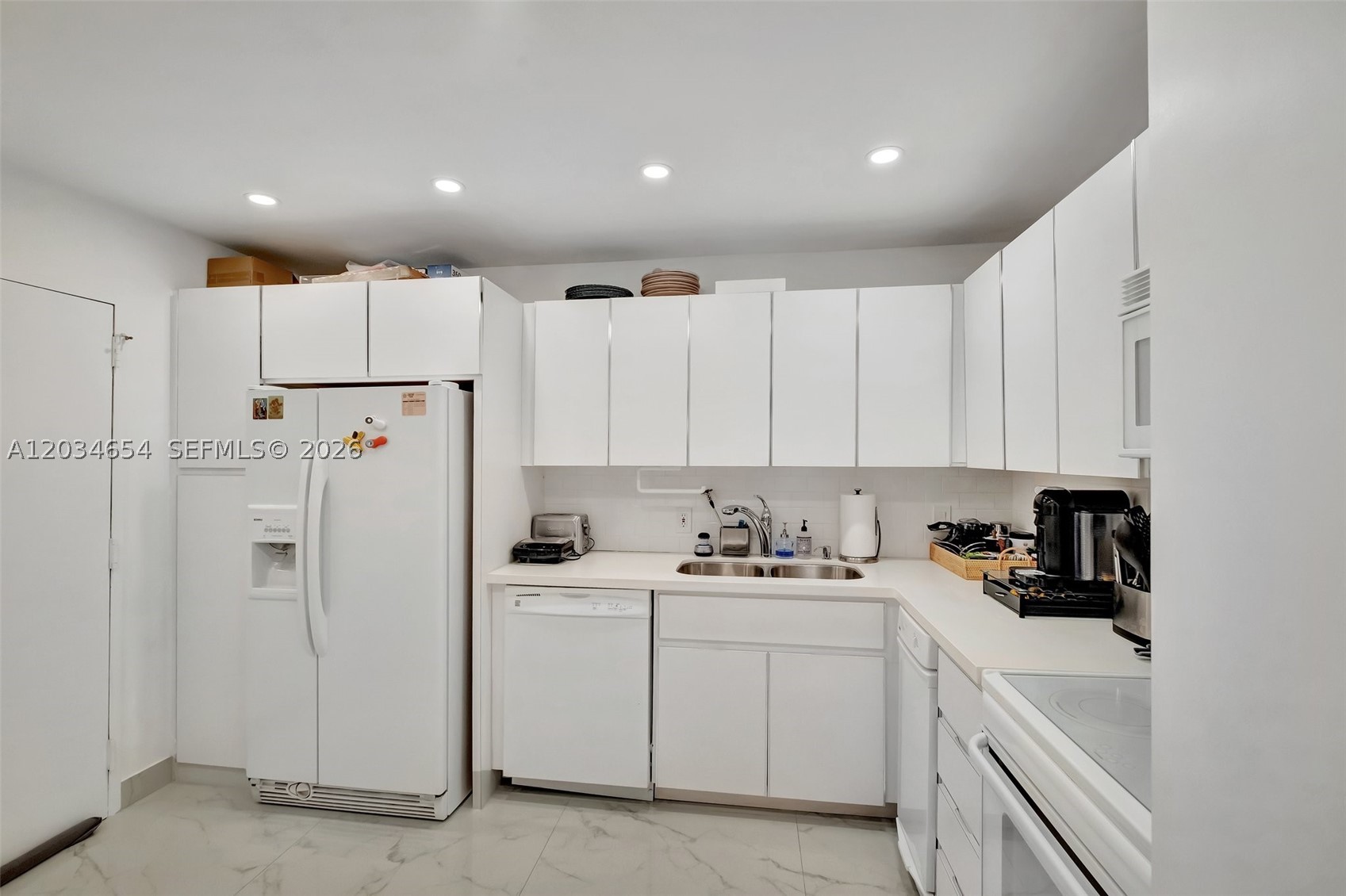 GROVE ISLE CONDO - Residential Lease