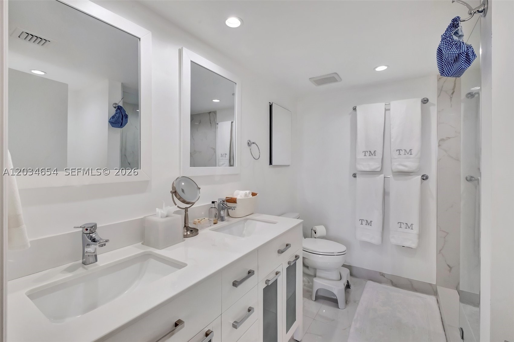 GROVE ISLE CONDO - Residential Lease