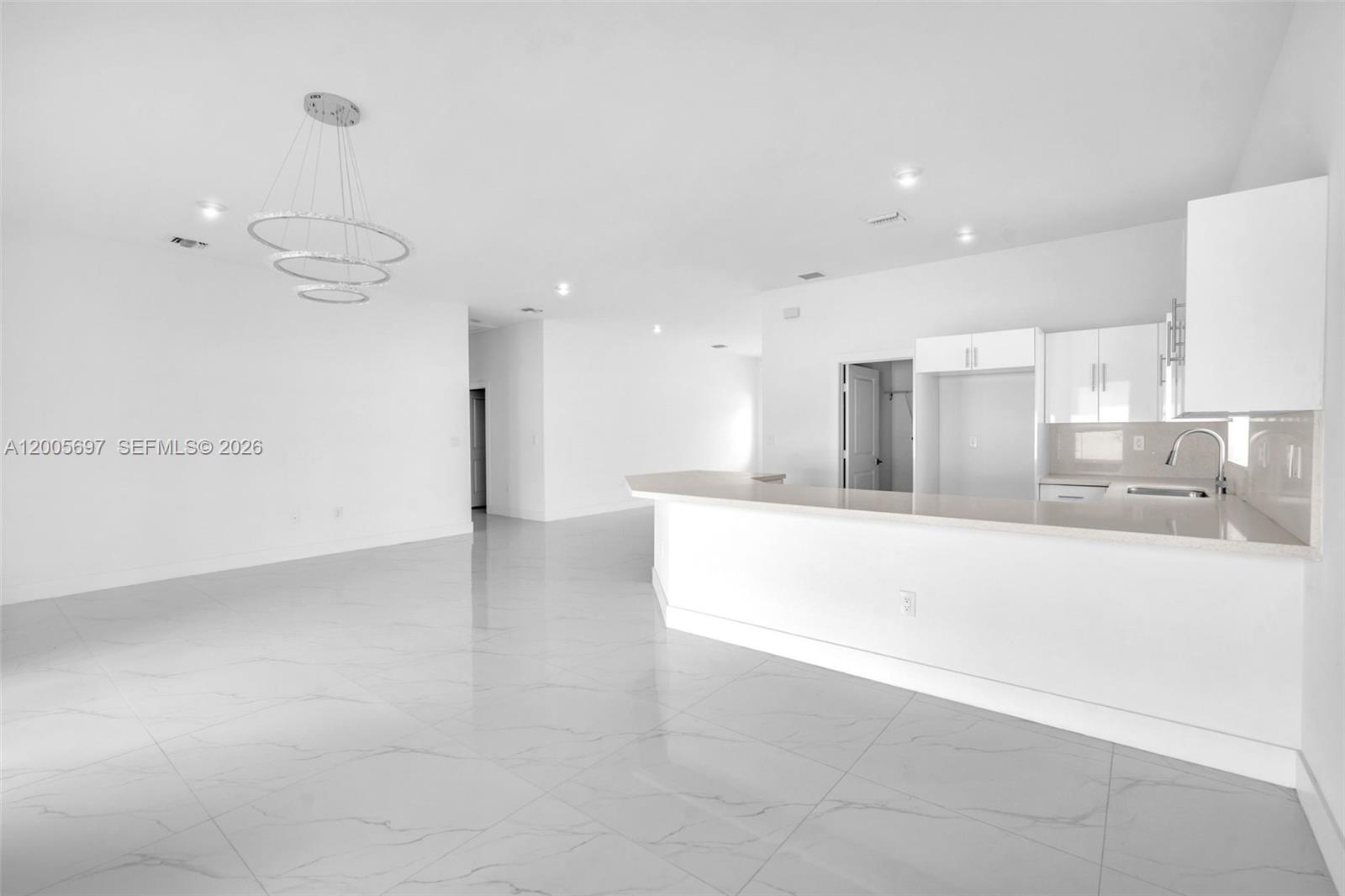 DIXIE HEIGHTS - Residential