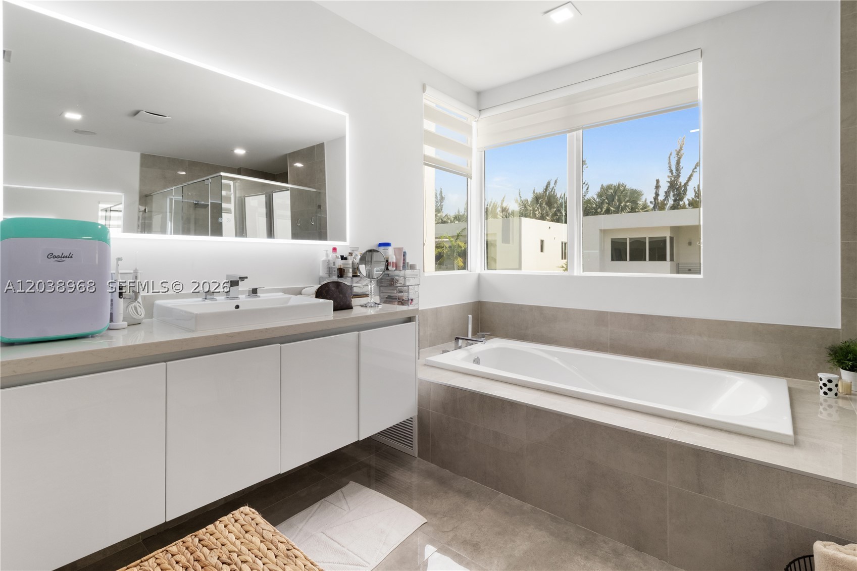 DORAL COMMONS RESIDENTIAL - Residential