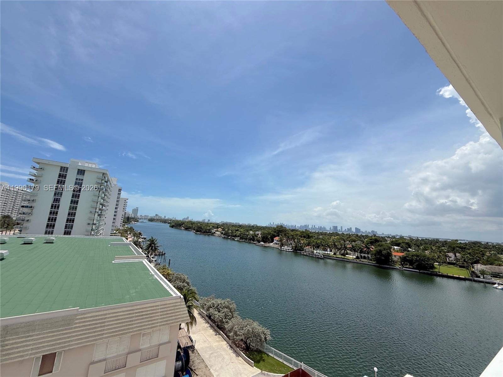 5838 CONDOMINIUM - Residential