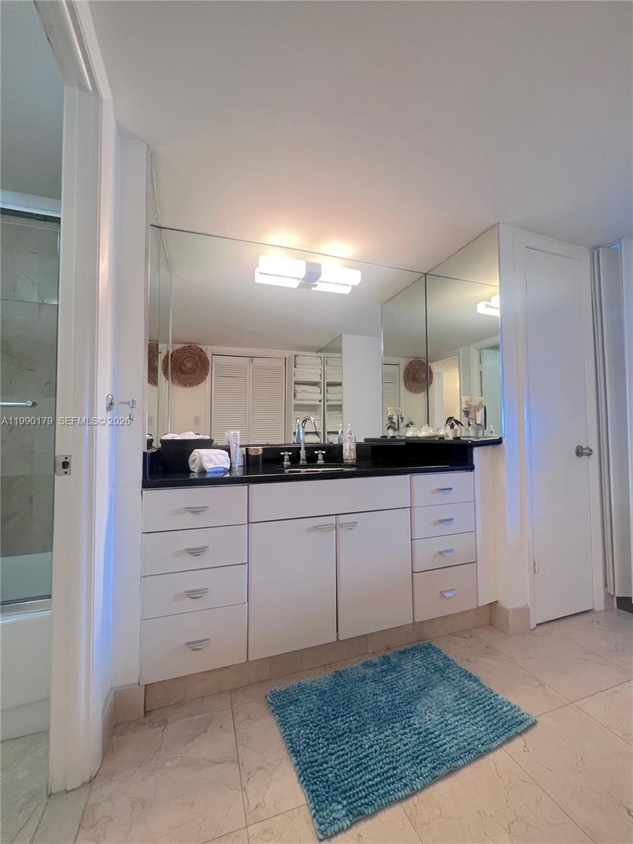 5838 CONDOMINIUM - Residential