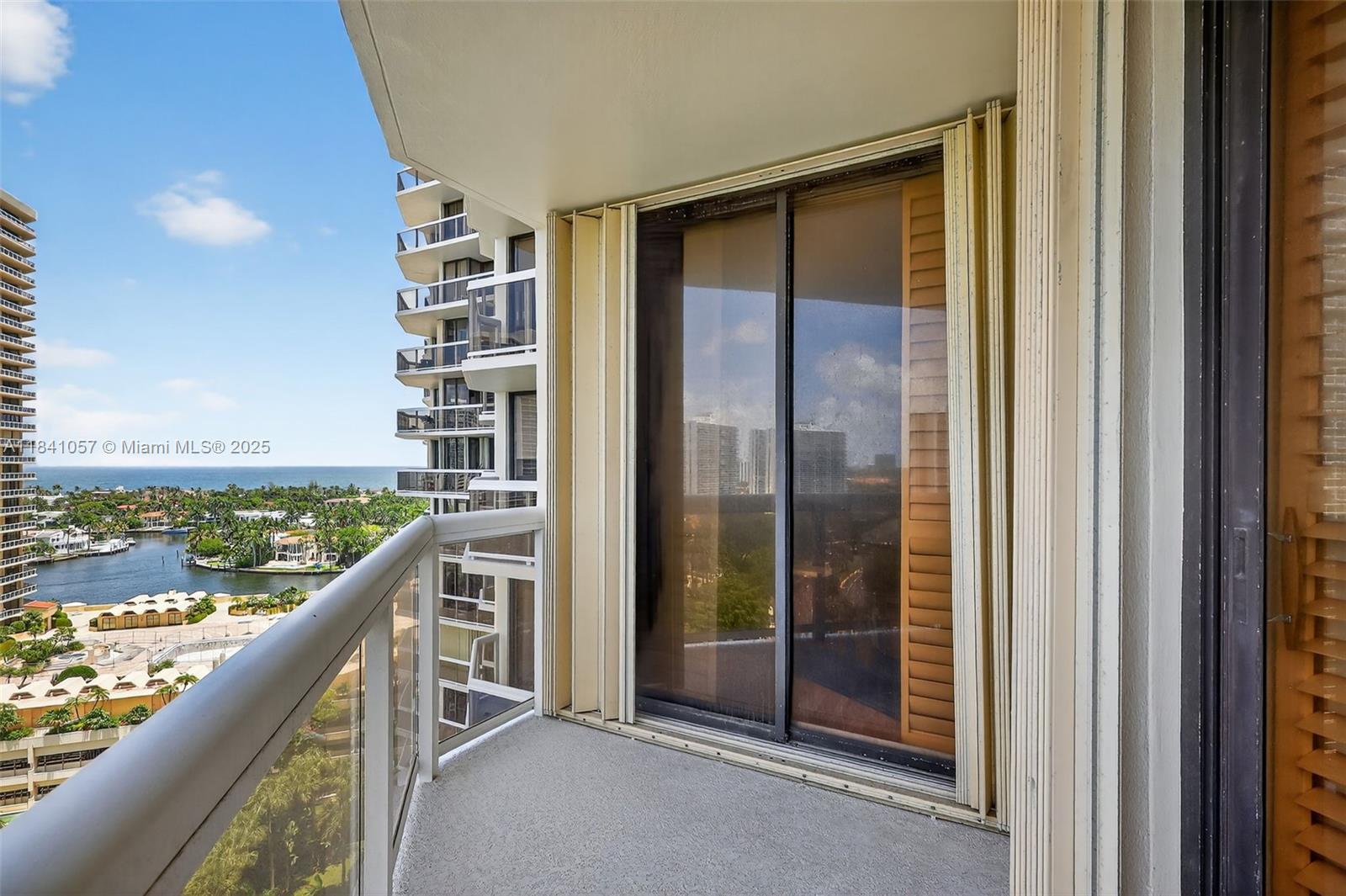 THE LANDMARK CONDO - Residential