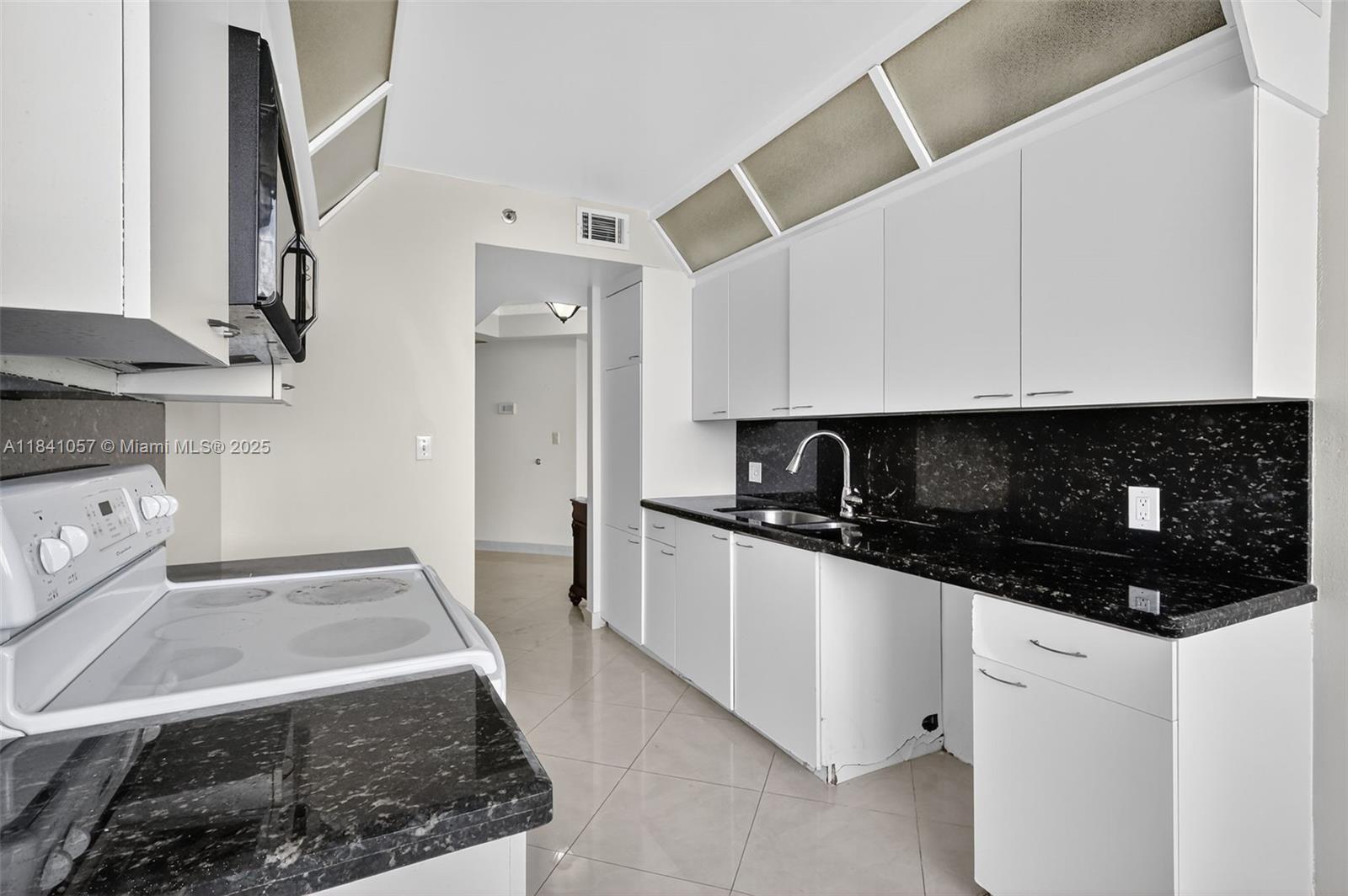 THE LANDMARK CONDO - Residential