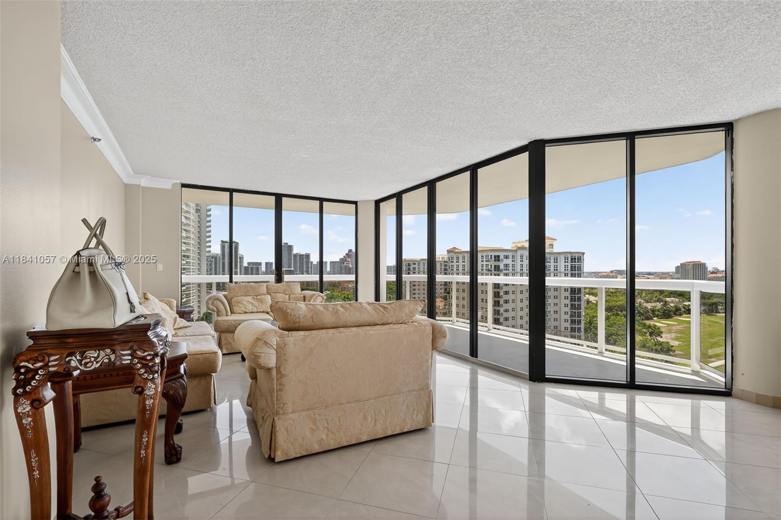 THE LANDMARK CONDO - Residential