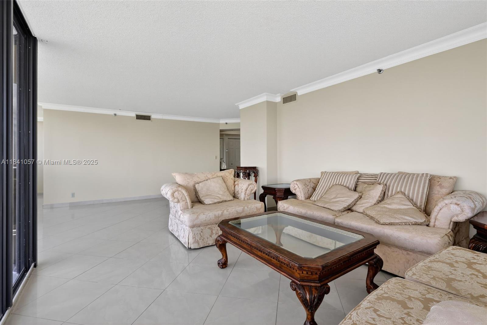 THE LANDMARK CONDO - Residential
