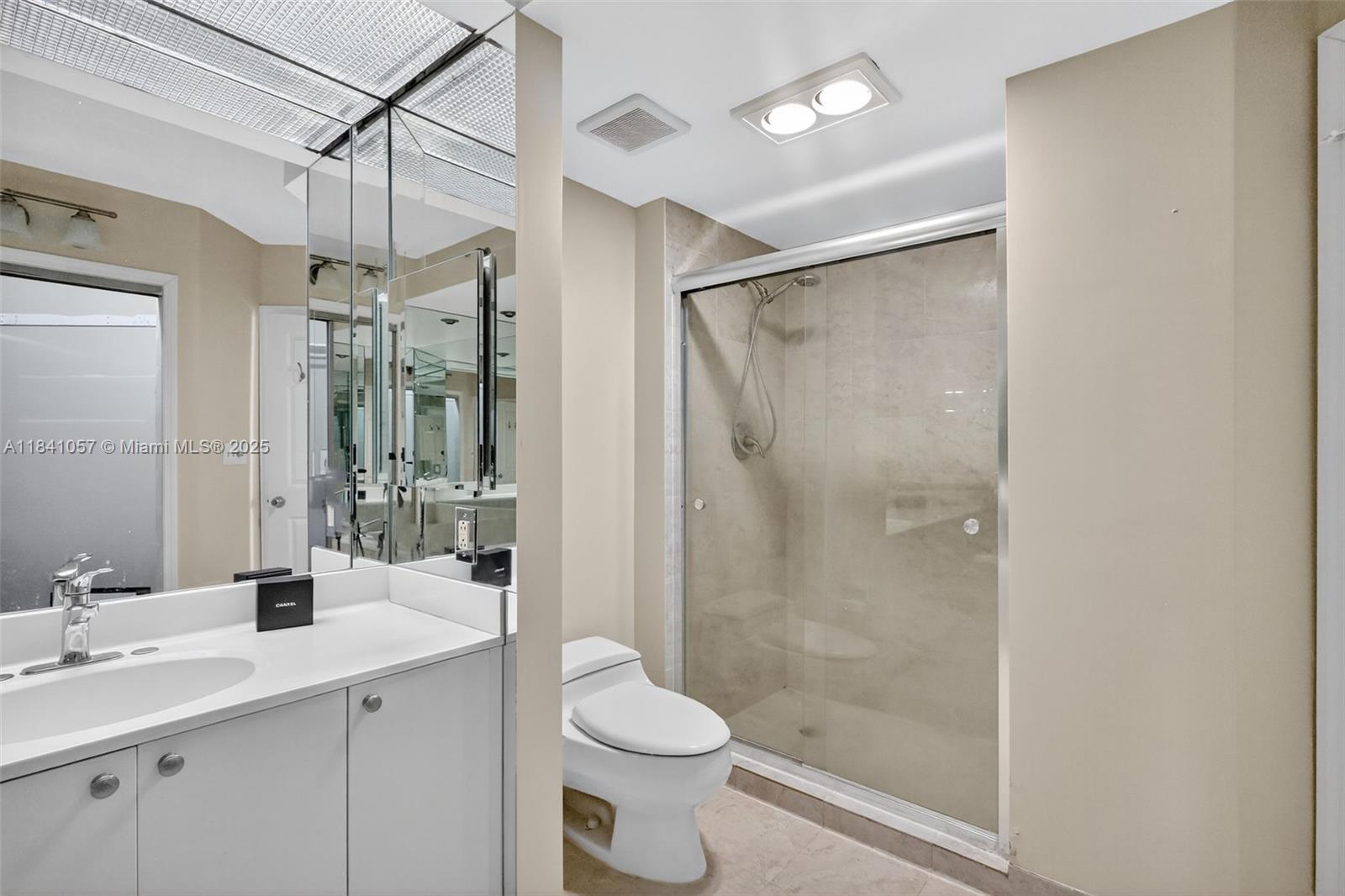 THE LANDMARK CONDO - Residential