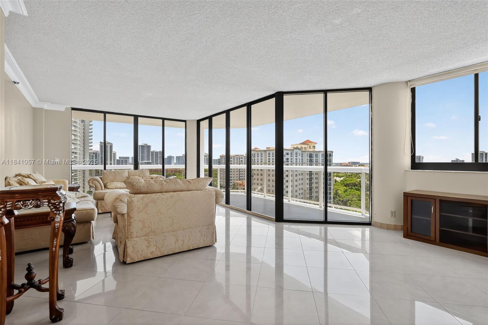 THE LANDMARK CONDO - Residential