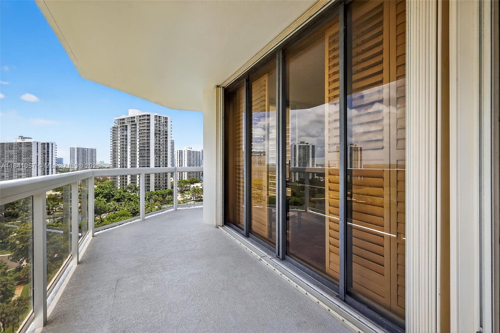 THE LANDMARK CONDO - Residential