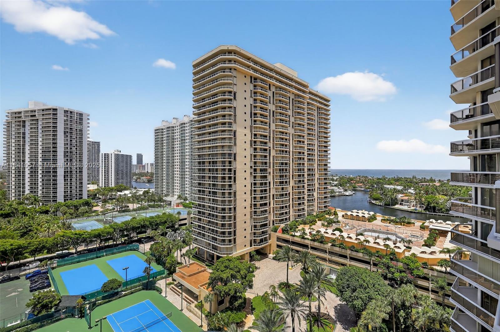 THE LANDMARK CONDO - Residential