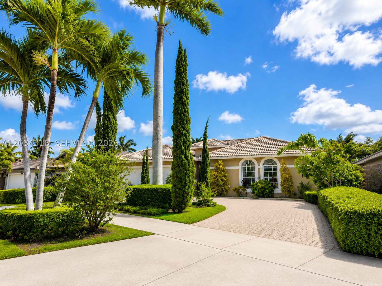 KENDALL FAMILY ESTATES PH - Residential