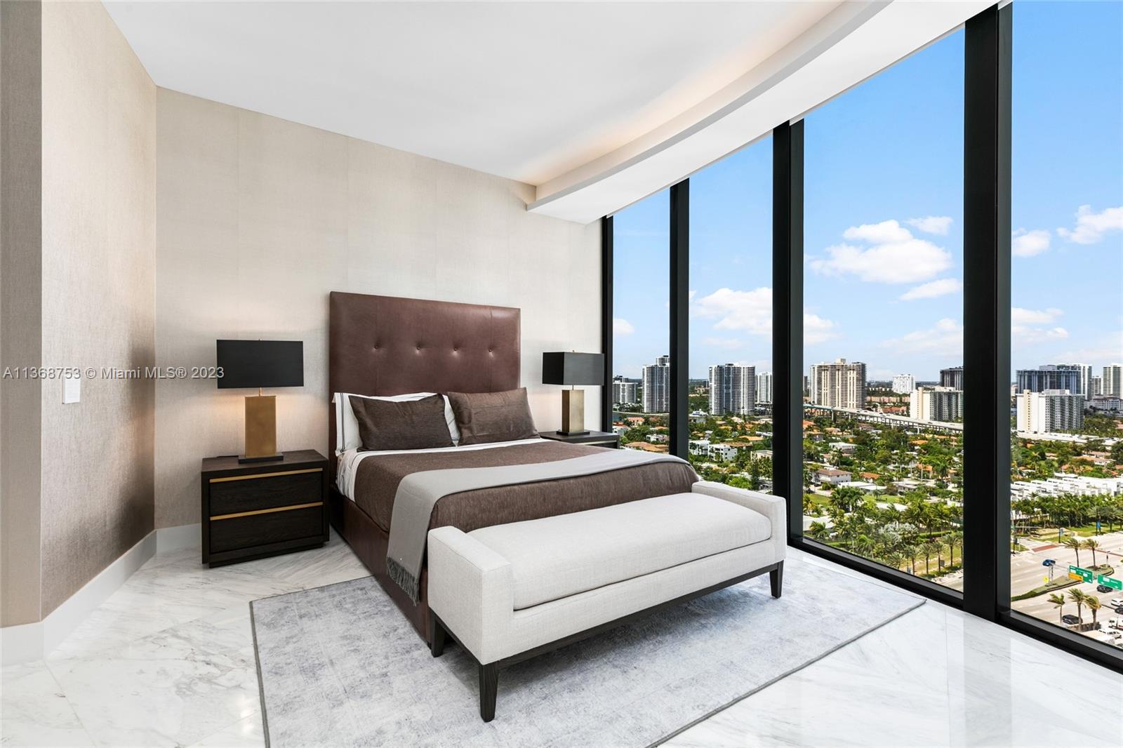 18555 COLLINS AVENUE COND - Residential
