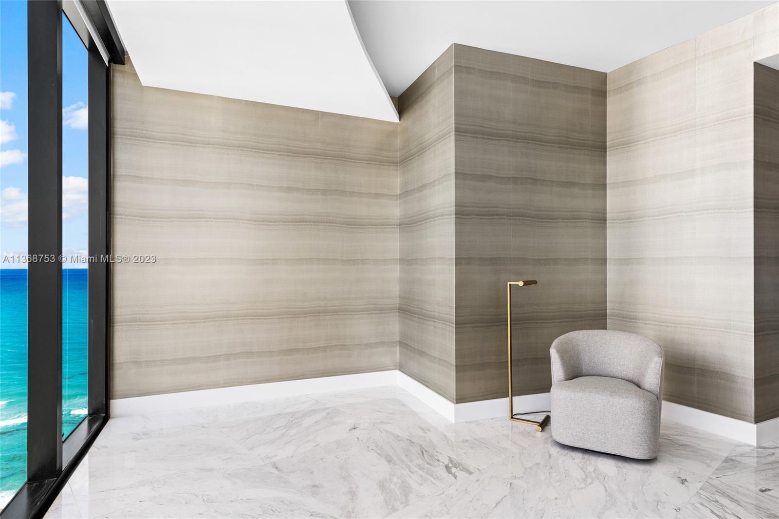 18555 COLLINS AVENUE COND - Residential