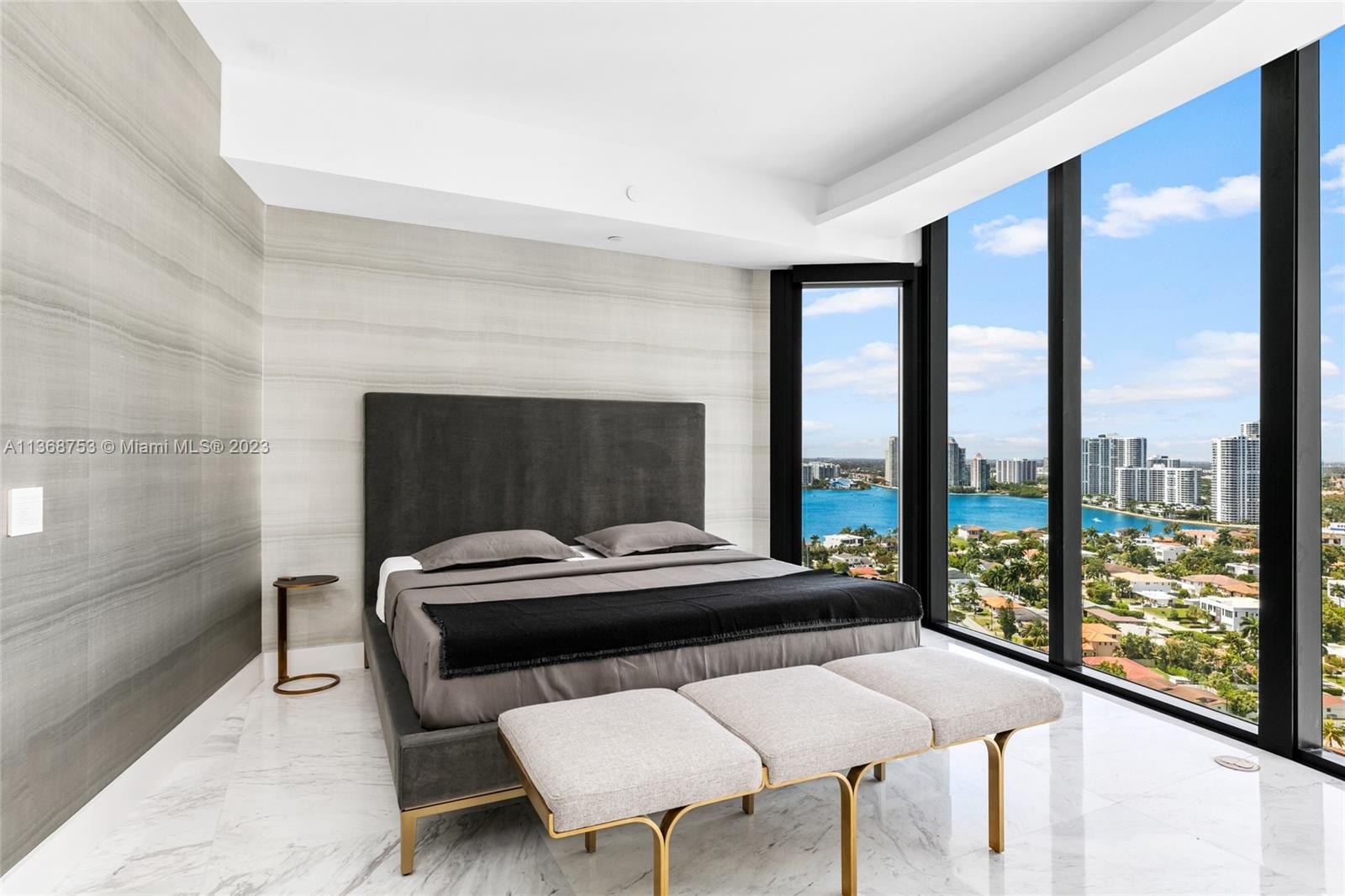 18555 COLLINS AVENUE COND - Residential