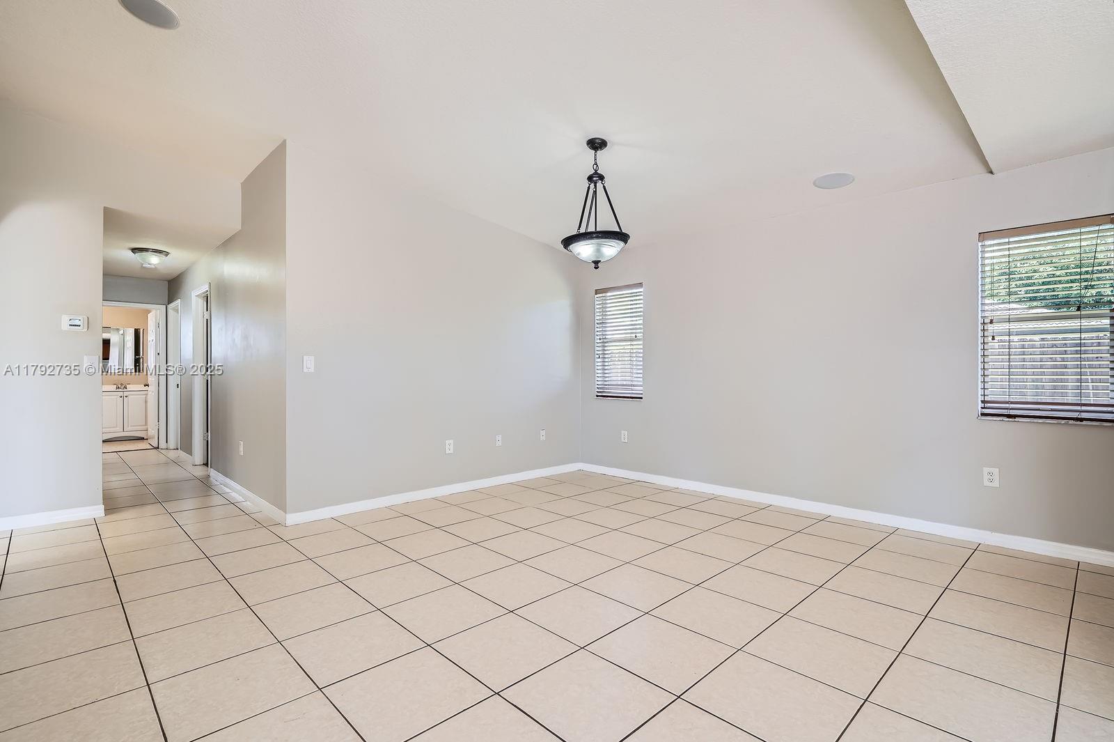 OAKS SOUTH - Residential