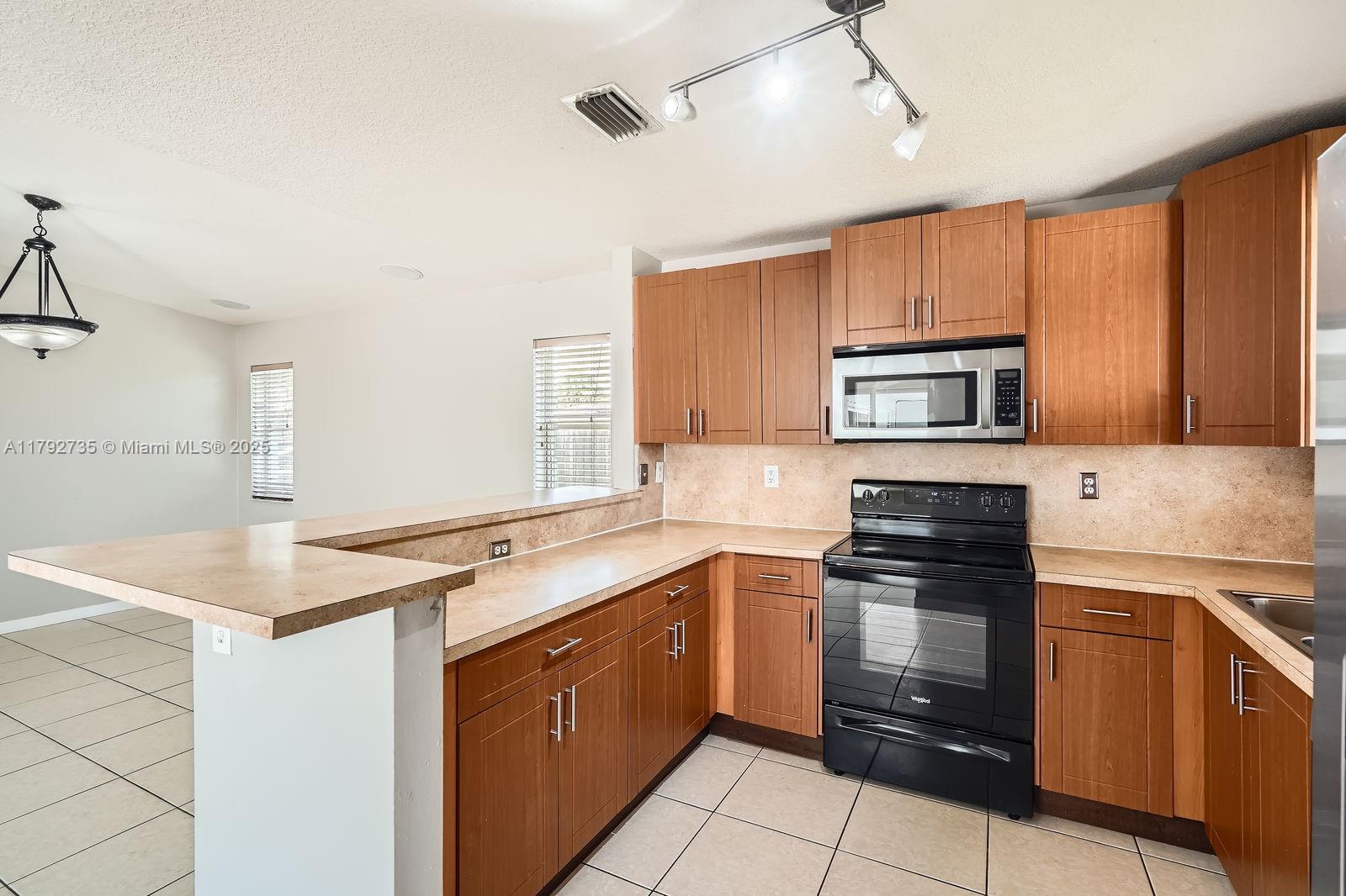 OAKS SOUTH - Residential