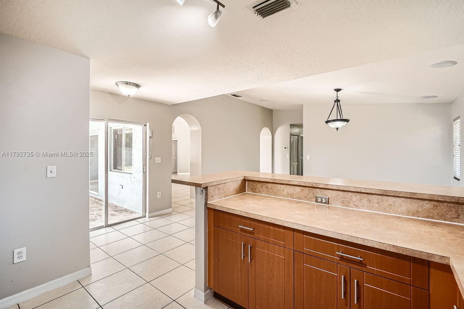 OAKS SOUTH - Residential