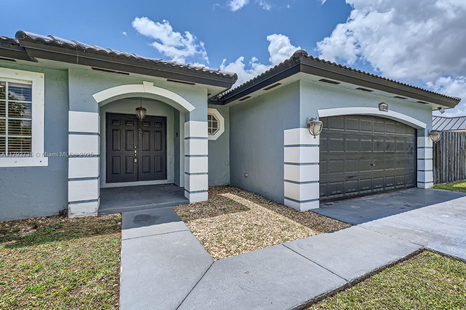 OAKS SOUTH - Residential