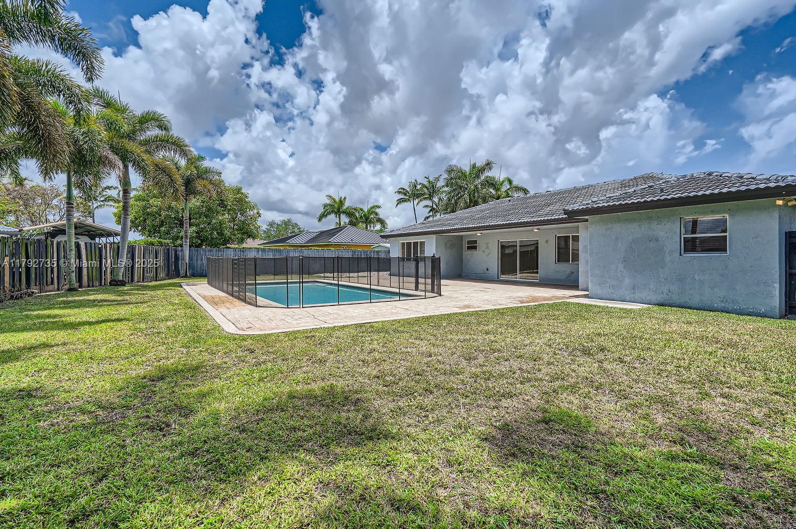 OAKS SOUTH - Residential