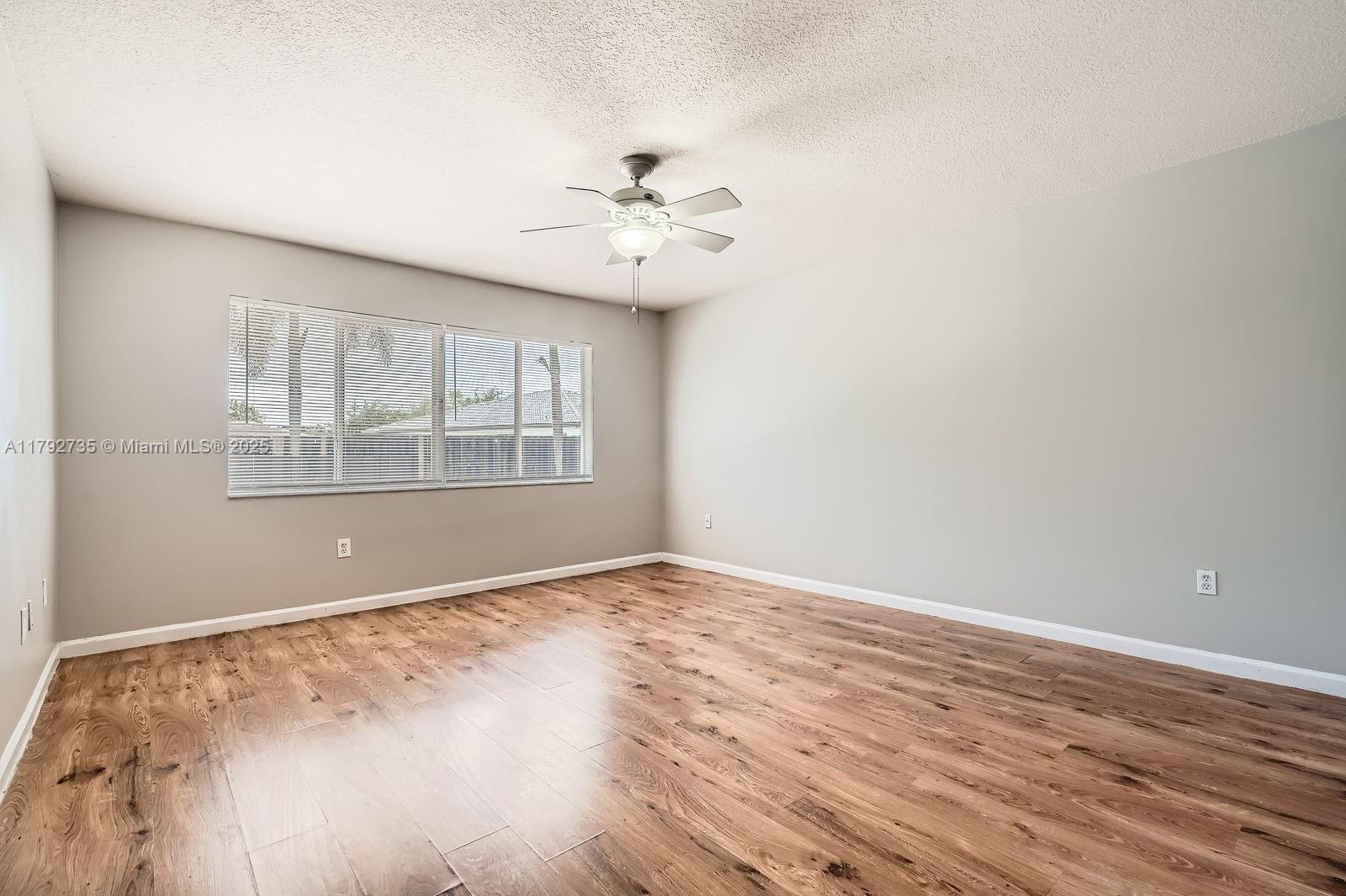 OAKS SOUTH - Residential