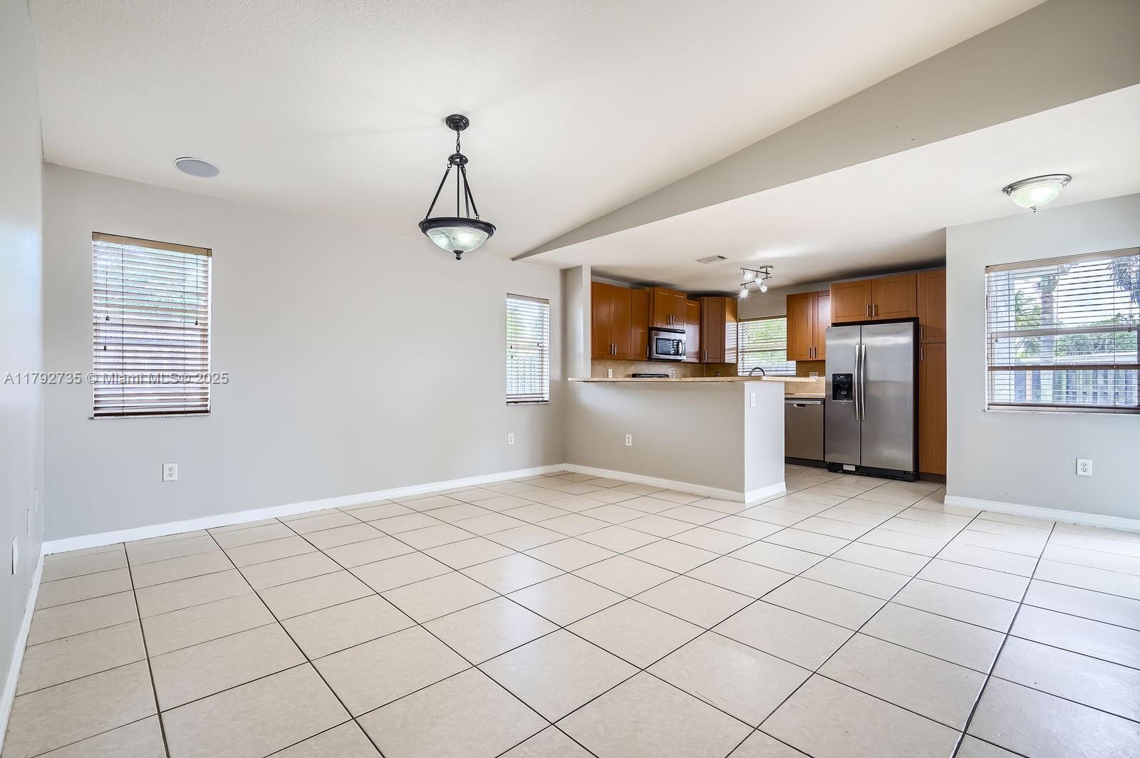 OAKS SOUTH - Residential